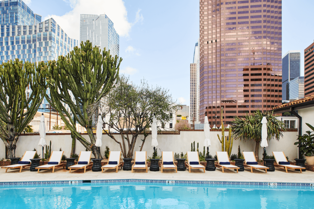 LAXUF P0012 Iconic Pool 1